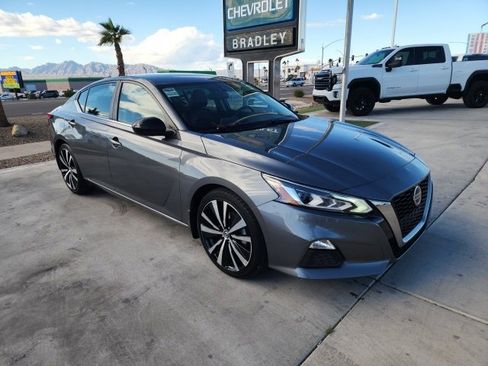 Used 2019 Nissan Altima 2.5 SR image 2