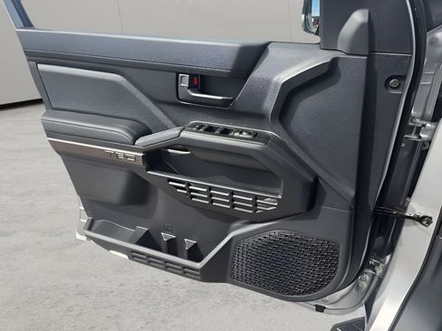 Used 2025 Toyota 4Runner TRD Off-Road image 17