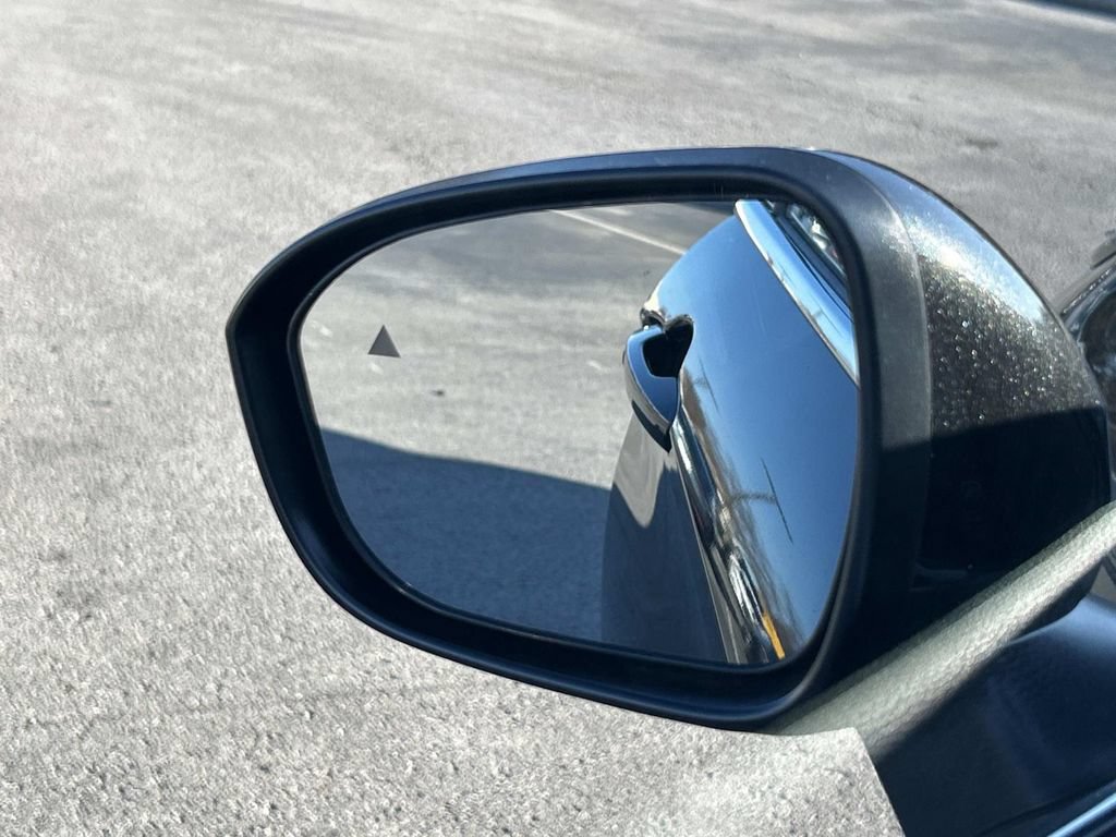 Used 2025 Mitsubishi Outlander SEL FWD image 15