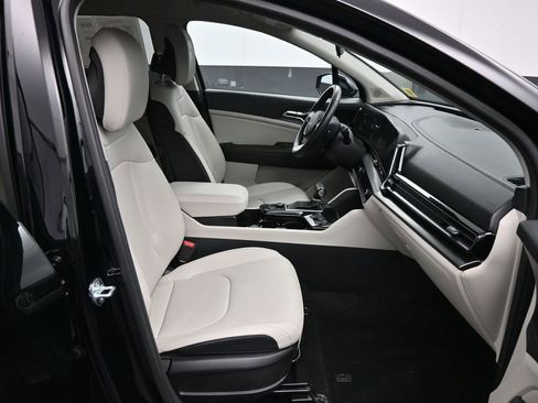 Certified 2023 Kia Sportage EX AWD/4WD image 24