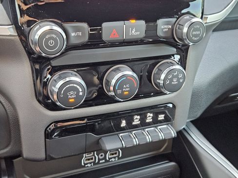 New 2026 RAM 1500 Express AWD/4WD image 20