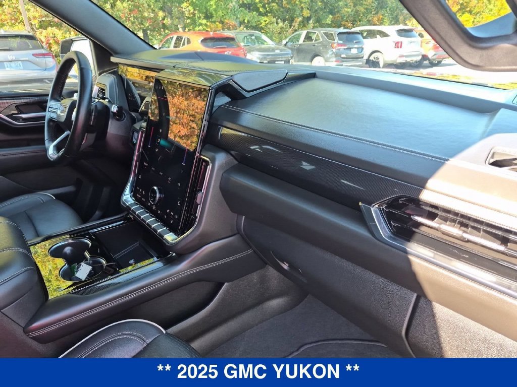 Used 2025 GMC Yukon Elevation AWD/4WD image 33