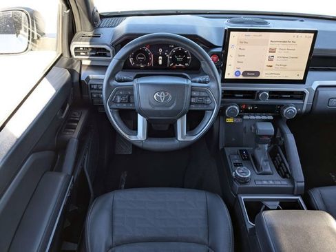 Used 2025 Toyota 4Runner TRD Off-Road Premium image 18