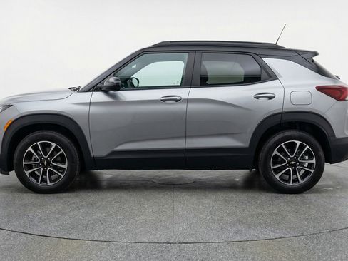 Used 2025 Chevrolet TrailBlazer LT image 5