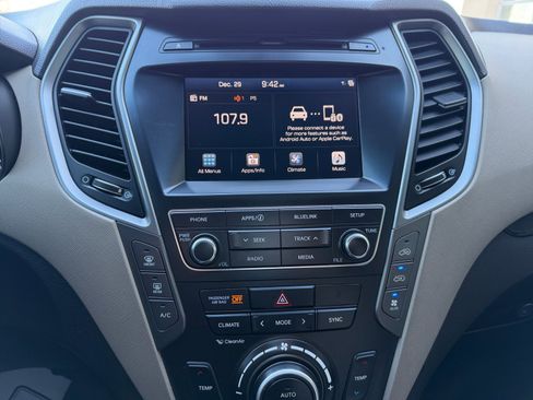 Used 2019 Hyundai Santa Fe XL SE image 28