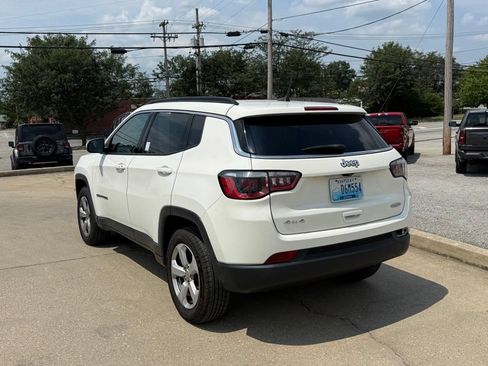 Used 2018 Jeep Compass Latitude w/ Popular Equipment Group AWD/4WD image 8
