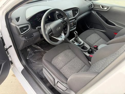 Used 2019 Hyundai Ioniq Blue FWD image 28