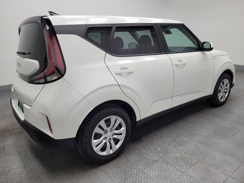 Used 2025 Kia Soul LX image 10