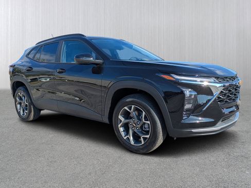 New 2026 Chevrolet Trax LT w/ Driver Confidence Package image 1