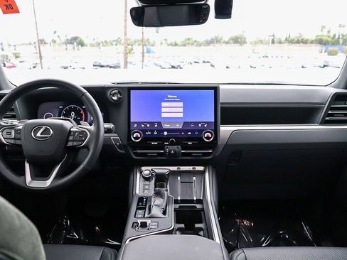 Used 2025 Lexus GX 550 AWD/4WD image 15