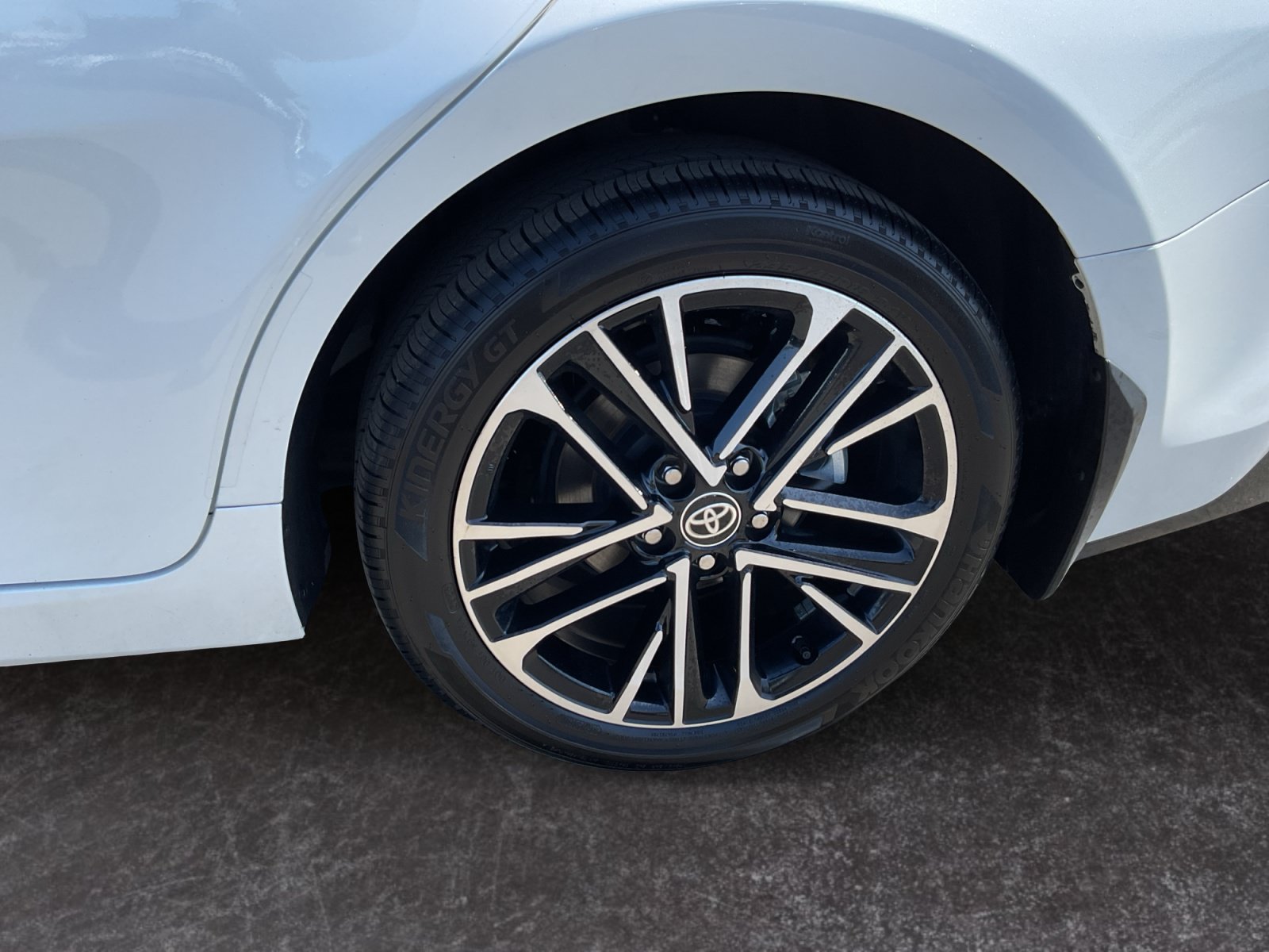Used 2026 Toyota Camry XLE FWD image 9