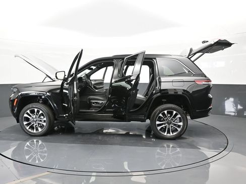 Used 2024 Jeep Grand Cherokee Overland w/ Luxury Tech Group IV image 66