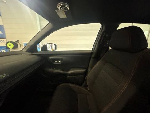 Used 2024 Honda HR-V Sport image 13