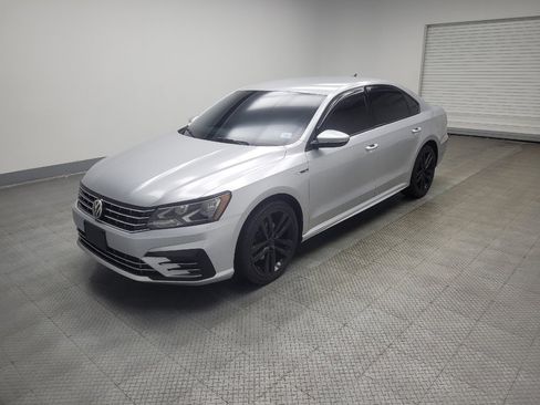 Used 2018 Volkswagen Passat 2.0T R-Line FWD image 2