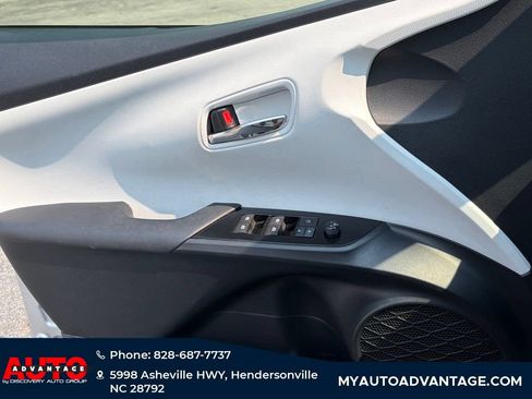 Used 2017 Toyota Prius Two FWD image 19