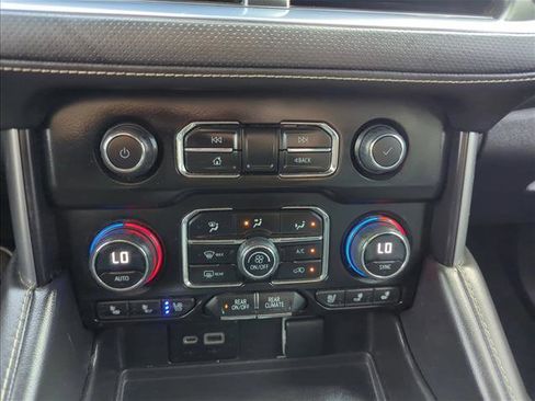 Used 2023 Chevrolet Suburban Premier RWD image 12