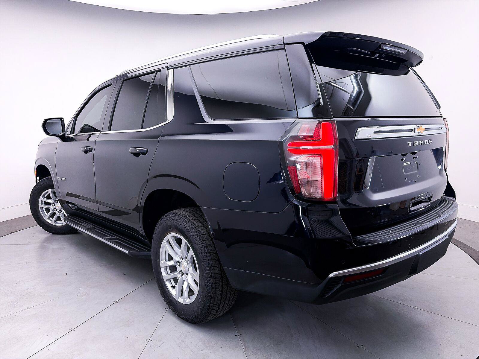 Used 2021 Chevrolet Tahoe LT RWD image 2