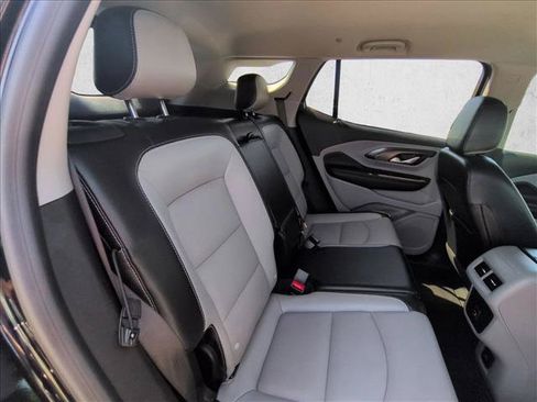 Used 2024 GMC Terrain SLT FWD image 18