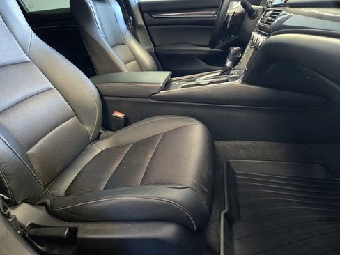 Used 2020 Honda Accord Sport image 7