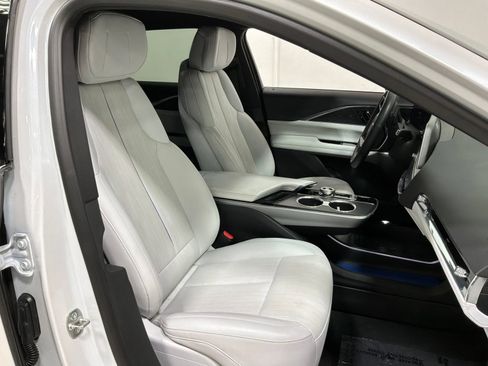 Used 2024 Cadillac Lyriq Sport AWD/4WD image 10