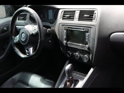 Used 2014 Volkswagen Jetta GLI Autobahn FWD image 9