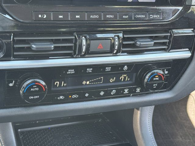 Used 2024 Nissan Pathfinder SL AWD/4WD image 19