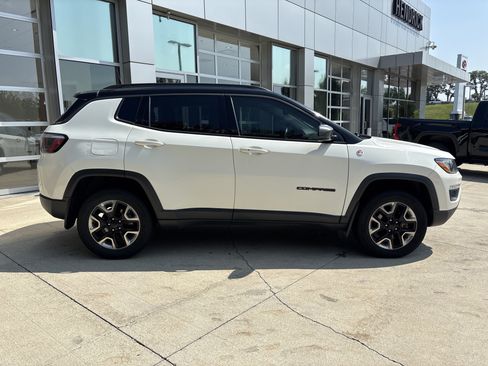 Used 2018 Jeep Compass Trailhawk w/ Cold Weather Group AWD/4WD image 9
