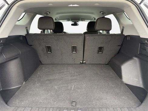 Used 2024 GMC Terrain SLE image 18