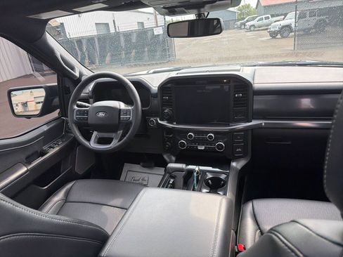 Used 2025 Ford F150 Lariat AWD/4WD image 21