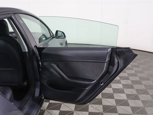 Used 2023 Tesla Model 3 Standard Range image 25