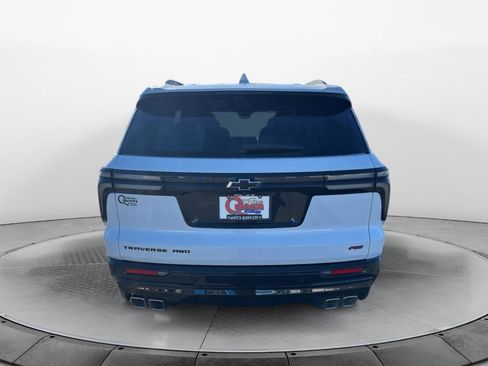 New 2026 Chevrolet Traverse RS w/ LPO, Floor Liner Package image 4