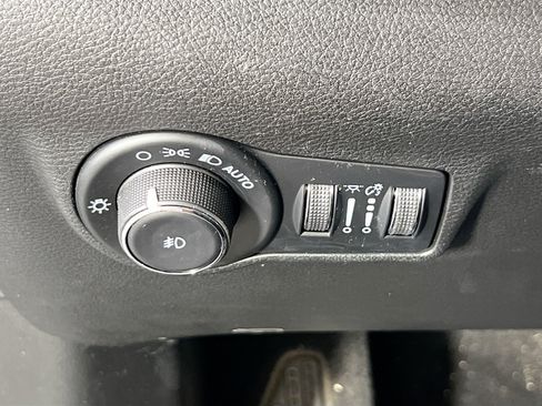 Used 2022 Jeep Compass Latitude w/ Convenience Group AWD/4WD image 10