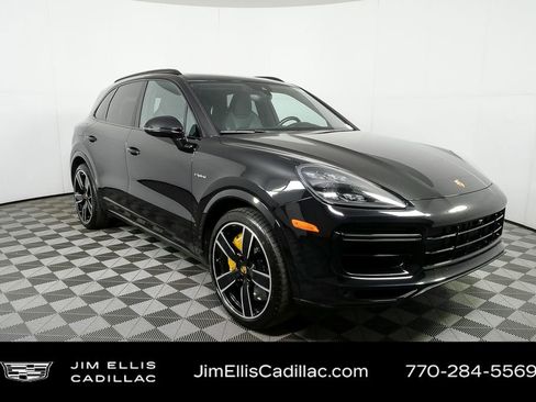Used 2021 Porsche Cayenne Turbo S w/ Premium Package Plus image 30