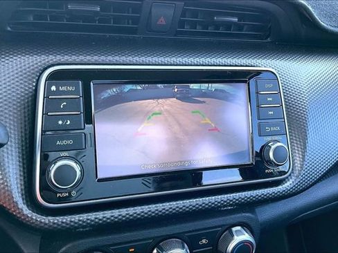 Used 2019 Nissan Kicks S image 13