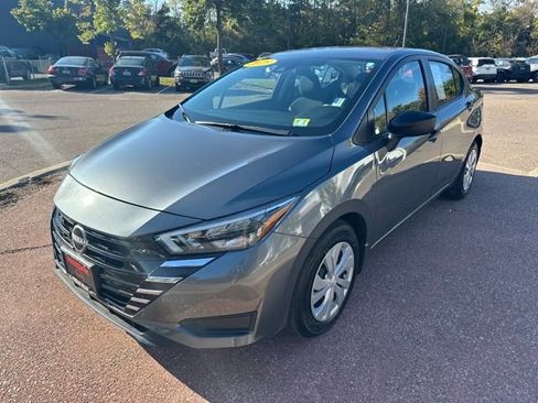 Used 2025 Nissan Versa S w/ Trunk Package image 1