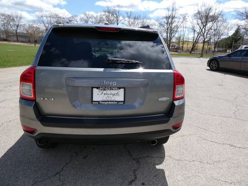Used 2013 Jeep Compass Latitude w/ Sun/Sound Group AWD/4WD image 5