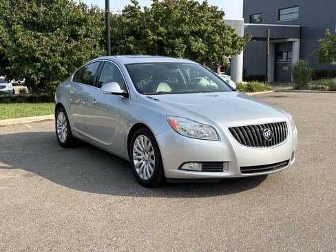 Used 2012 Buick Regal Leather FWD image 5