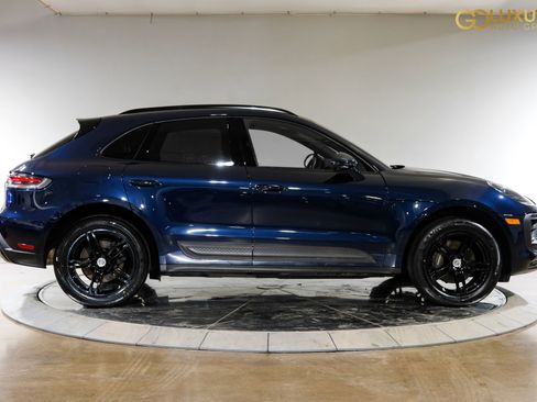 Used 2023 Porsche Macan AWD/4WD image 9
