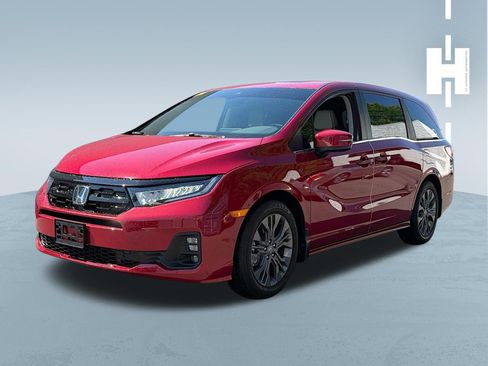 Used 2026 Honda Odyssey Touring image 2