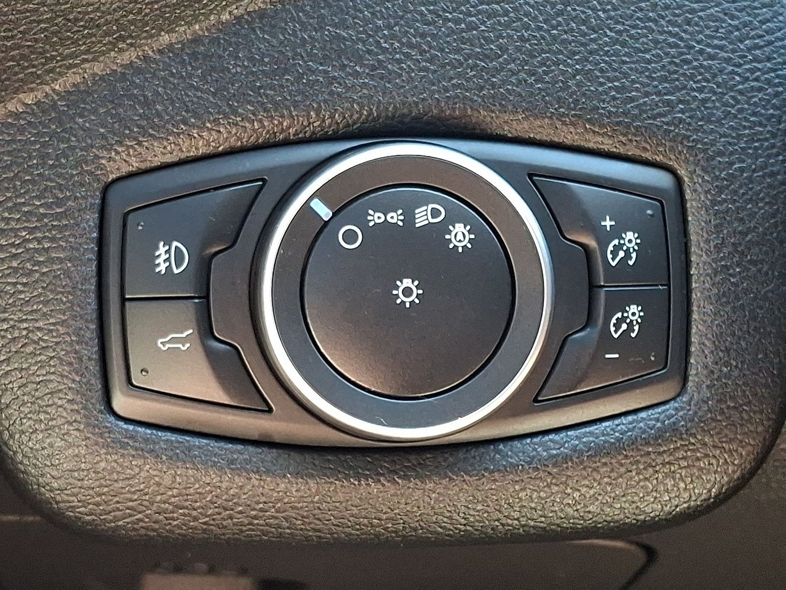 Used 2019 Ford Escape SEL AWD/4WD image 25