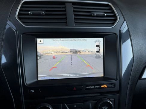 Used 2018 Ford Explorer XLT w/ Equipment Group 202A image 32