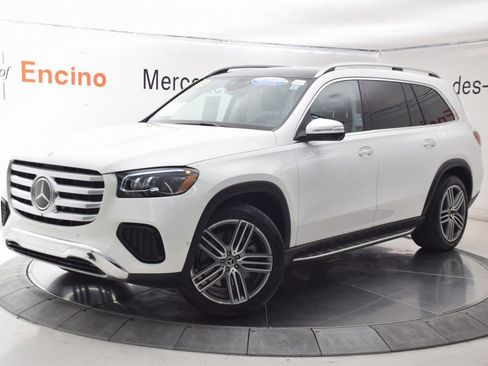 Certified 2025 Mercedes-Benz GLS 450 4MATIC image 3