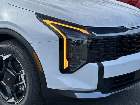 New 2026 Kia Sportage EX image 11