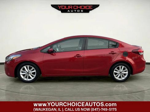 Used 2017 Kia Forte S FWD image 2
