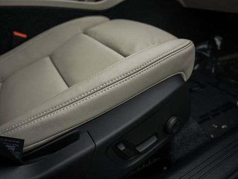 New 2026 Volvo XC40 B5 Ultra w/ Protection Package Premier image 34