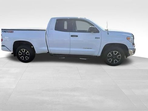 Used 2016 Toyota Tundra SR5 w/ TRD Off Road Package AWD/4WD image 9