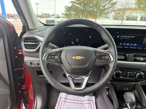 Used 2024 Chevrolet TrailBlazer LT w/ LT Cold Weather Package image 34