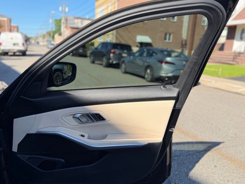 Used 2019 BMW 330i xDrive Sedan w/ Driving Assistance Package AWD/4WD image 29