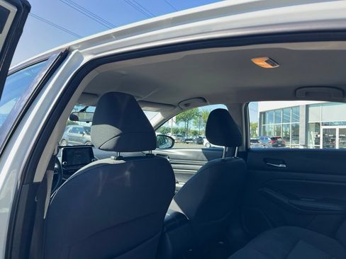 Used 2019 Nissan Altima 2.5 S FWD image 11