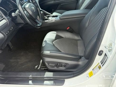 Used 2024 Toyota Camry SE FWD image 17